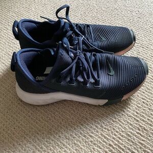 Nike Air Zoom Elevate women’s 6.5